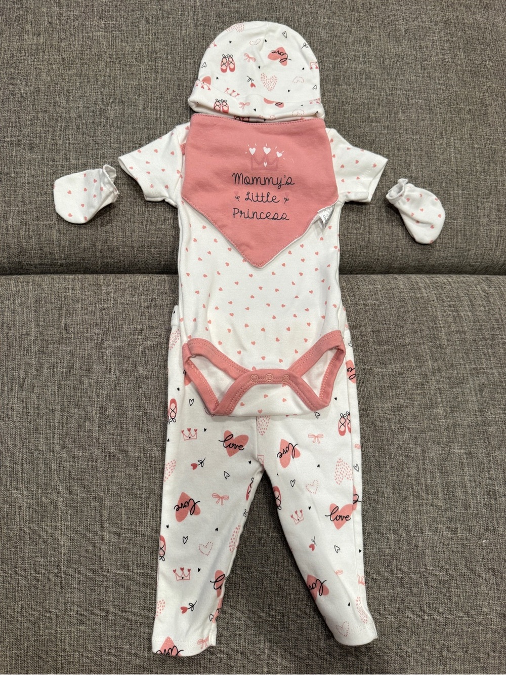 NEW- never worn Mommy's Little Princess Pink and White Baby Matching Set